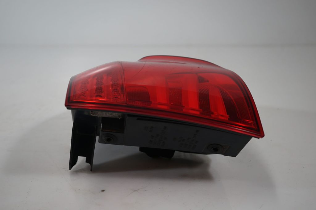 Rear/tail lights (8)