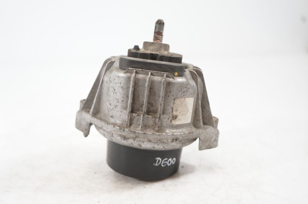 Engine mount bracket (5)