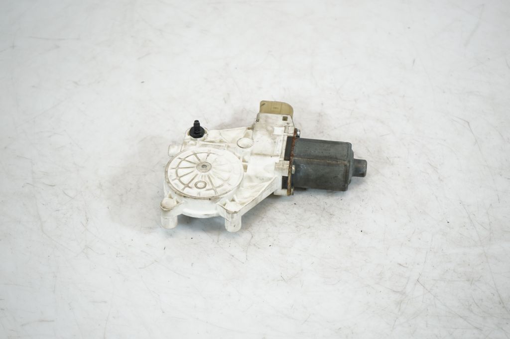 Front door window regulator with motor (5)