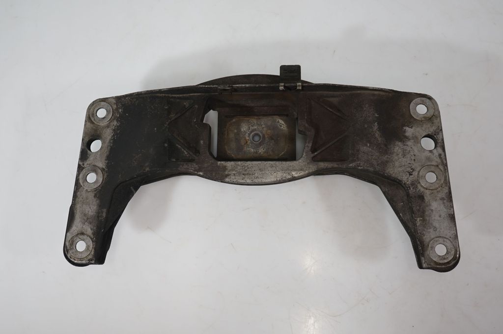 Gearbox mounting bracket (6)