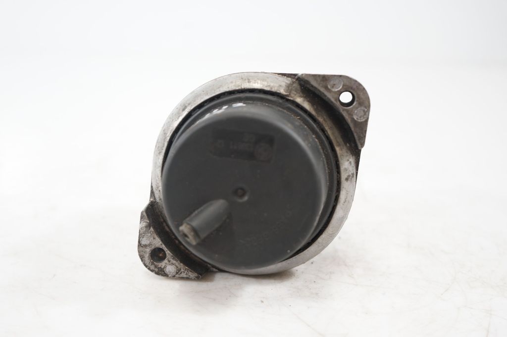 Engine mount bracket (6)