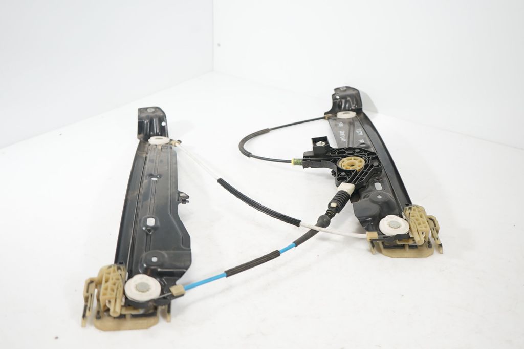 Front door window regulator with motor (5)