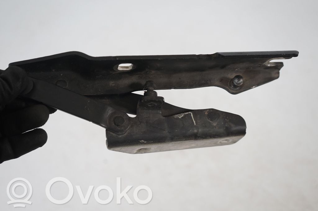 Engine bonnet/hood hinges (6)