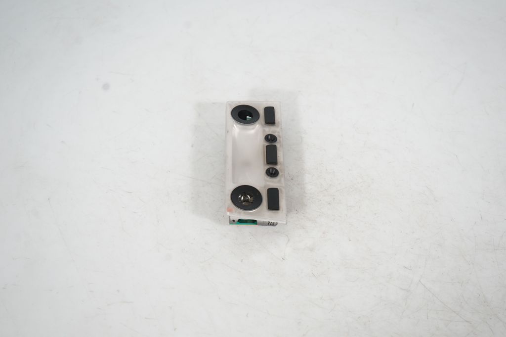 Front seat light (4)