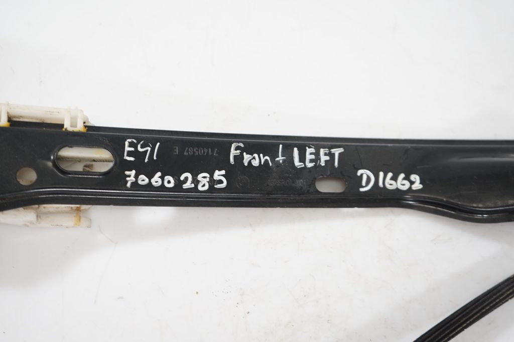 Front door window regulator with motor (9)