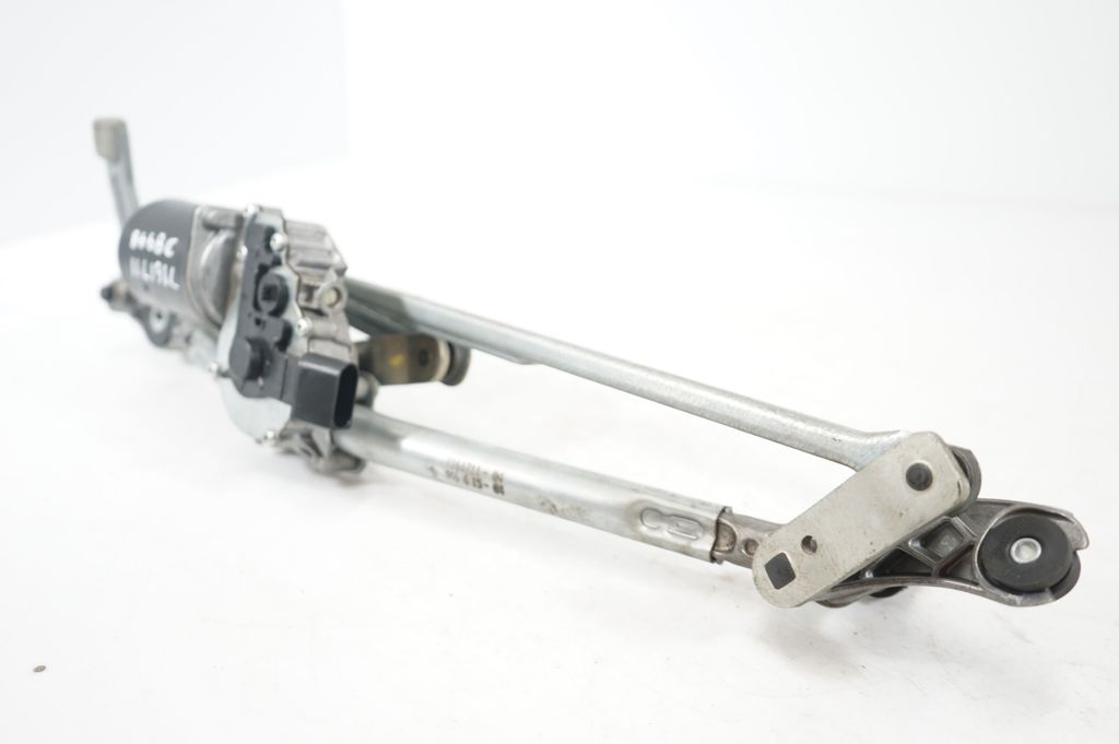 Front wiper linkage and motor (6)