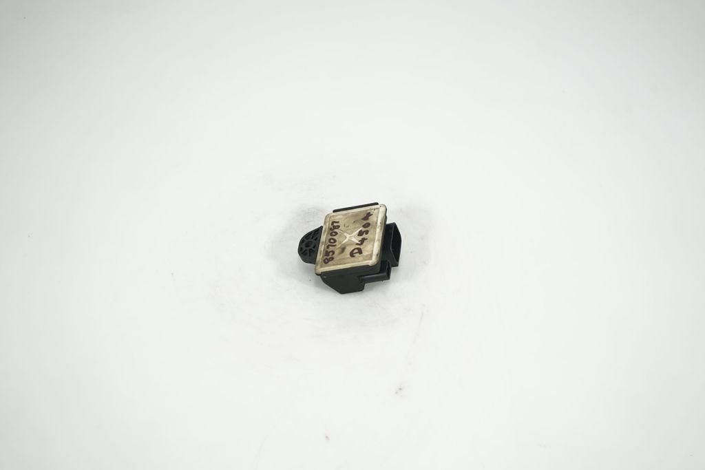 Glow plug pre-heat relay (4)