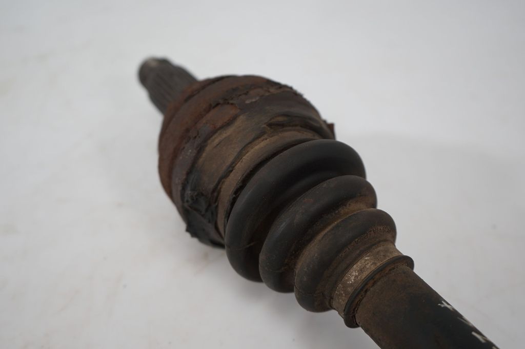 Rear driveshaft (7)