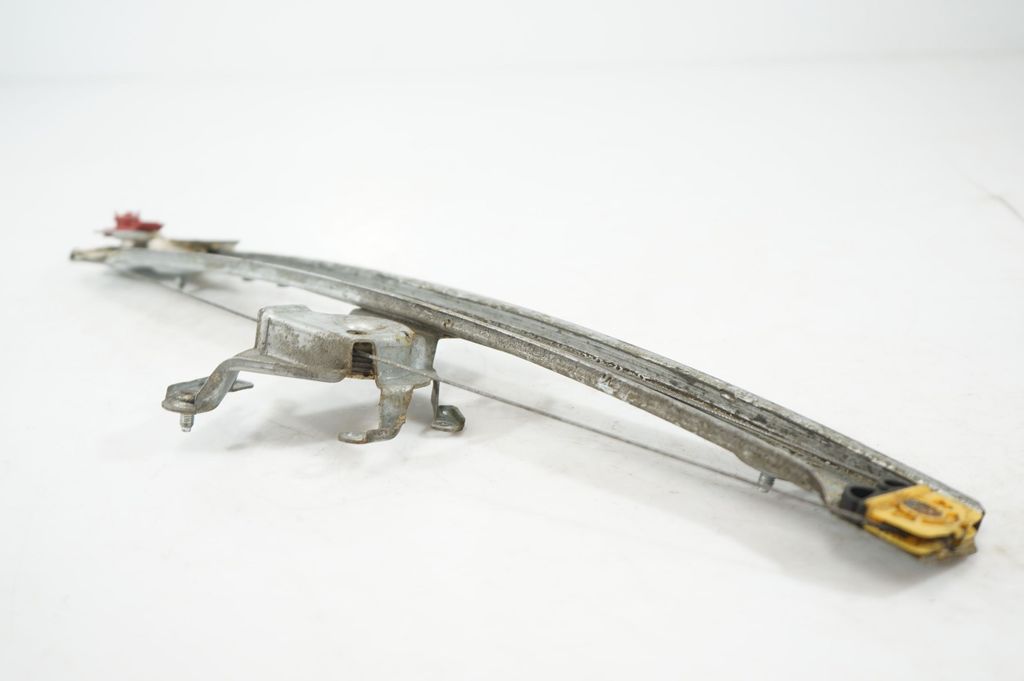 Rear door window regulator with motor (6)