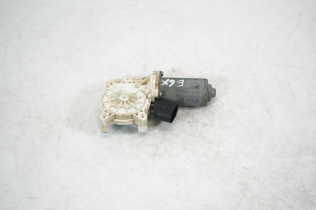 Rear door window regulator motor (5)