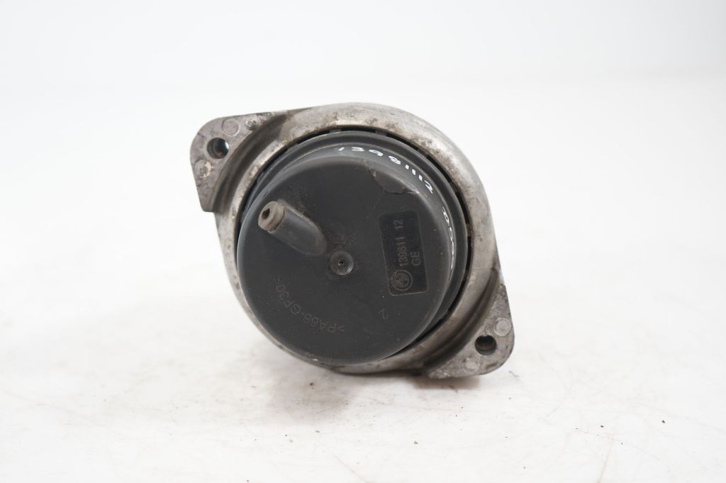 Engine mount bracket (6)