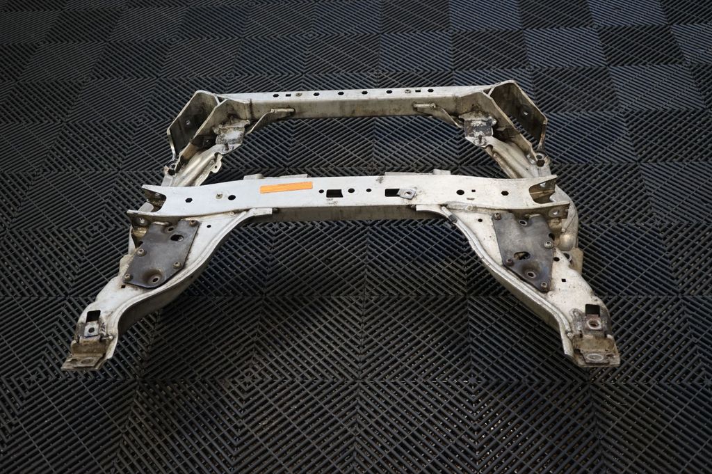 Front subframe (5)