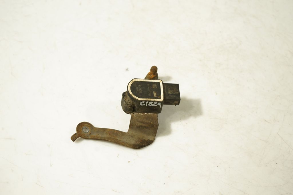 Headlight/headlamp level sensor (2)