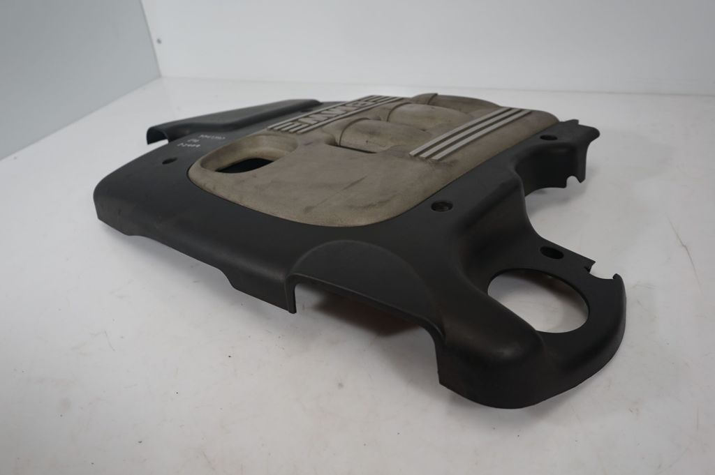 Engine cover (trim) (6)