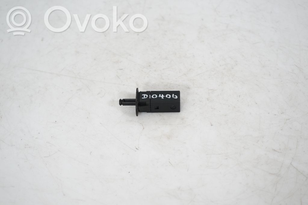 Fuel tank cap lock (5)