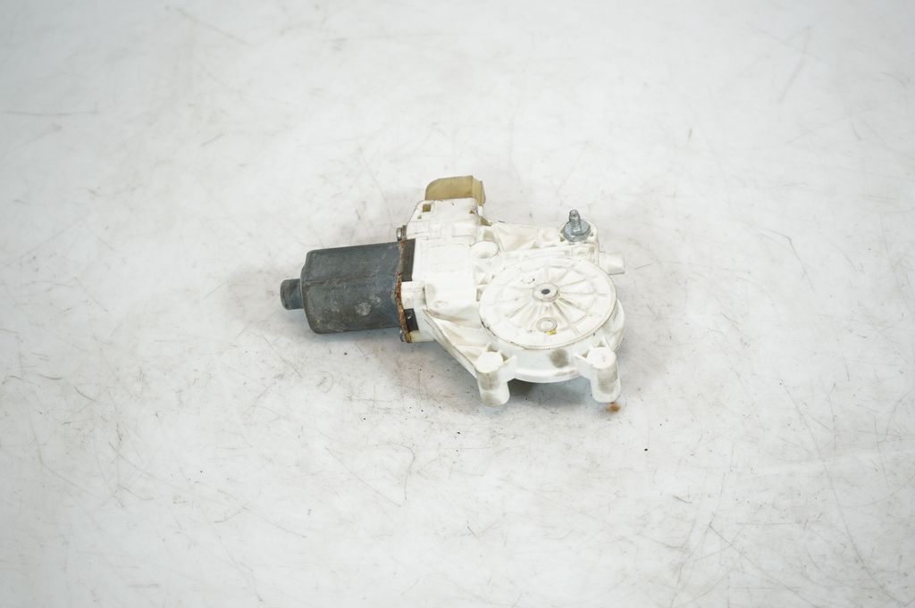 Front door window regulator with motor (5)