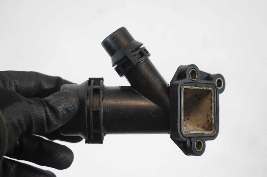 Engine coolant pipe/hose (6)