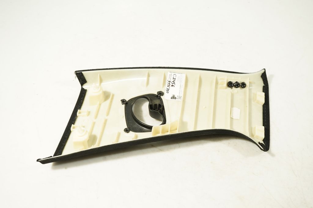 (B) pillar trim (top) (2)
