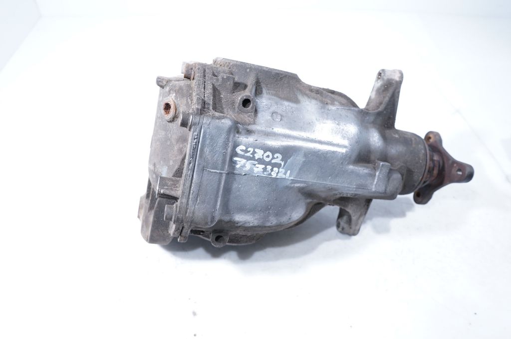 Rear differential (7)