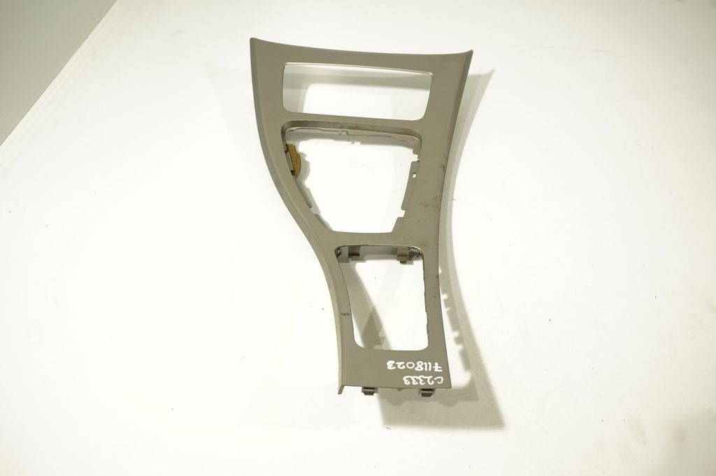 Gear shifter surround trim plastic (3)