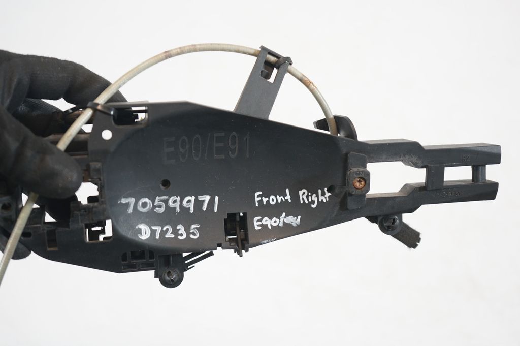 Front door exterior handle/bracket (7)