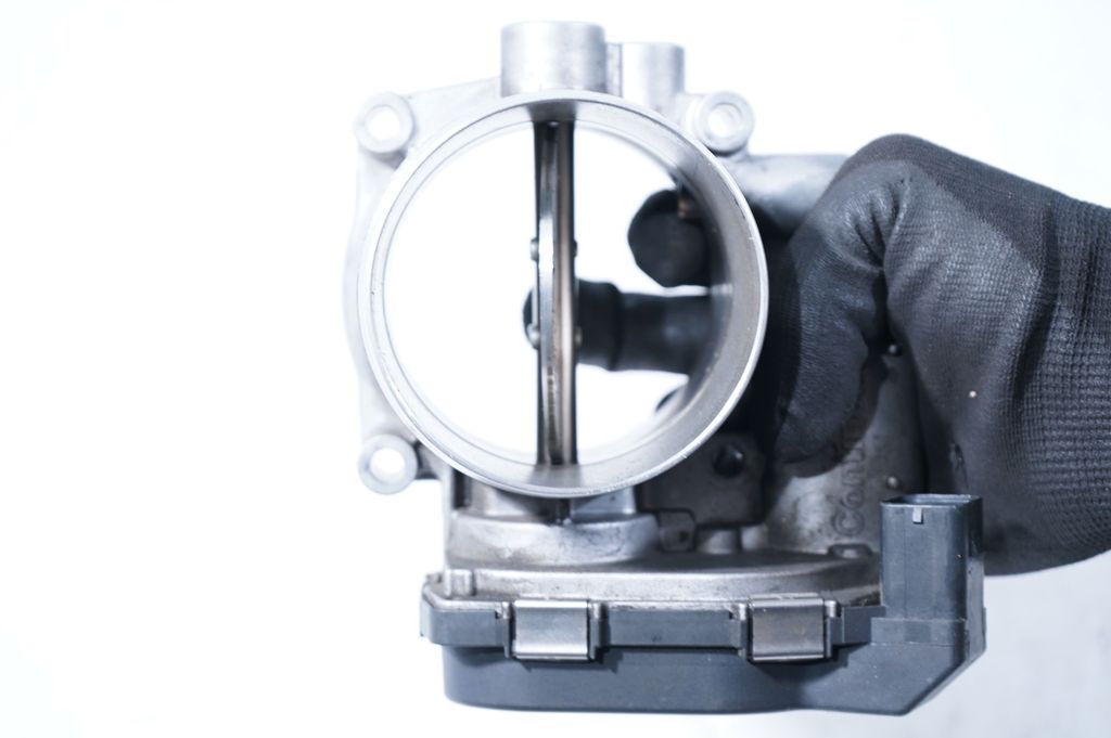 Throttle valve (7)