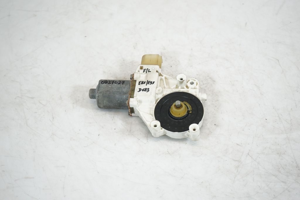 Front door window regulator with motor