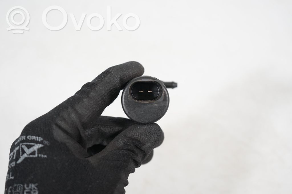 Windscreen/windshield washer pump (6)