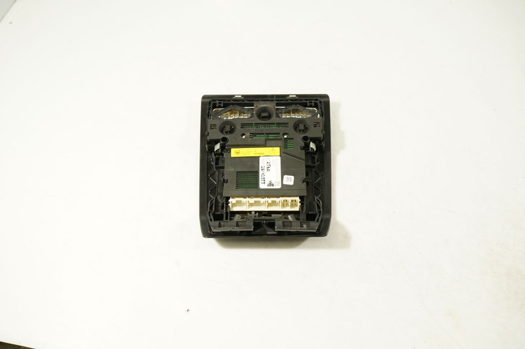 Front seat light (6)