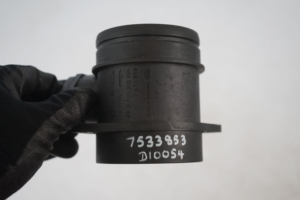 Mass air flow meter (9)