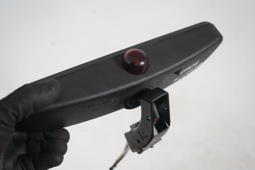 Rear view mirror (interior) (8)