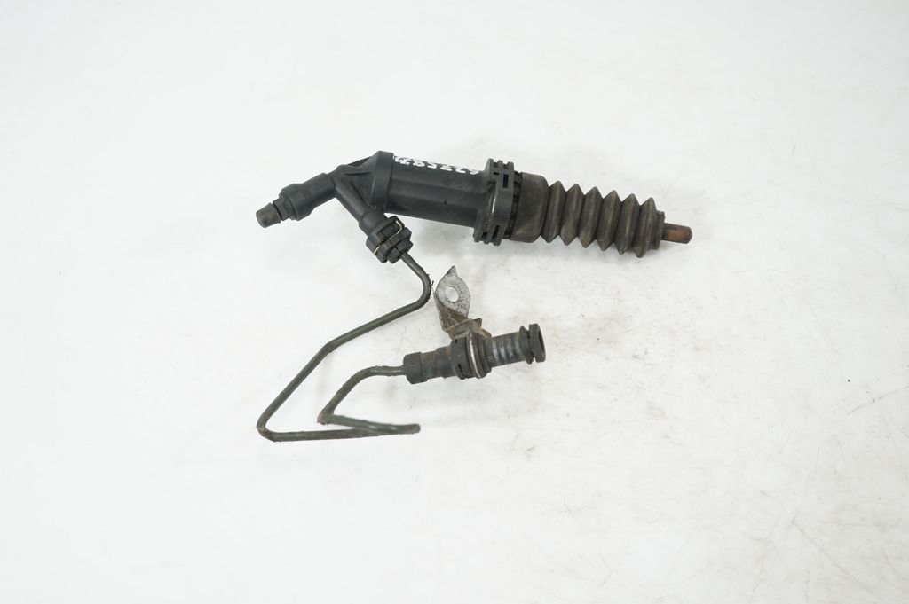 Clutch master cylinder (3)