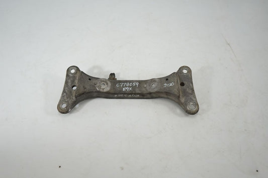 Gearbox mounting bracket