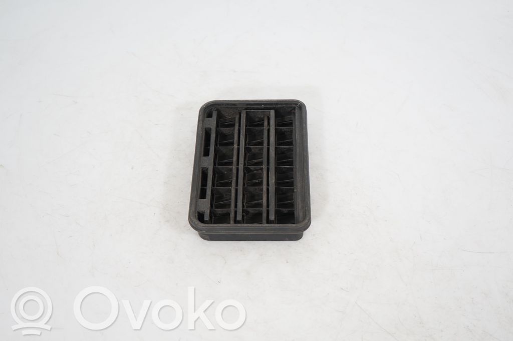 Quarter panel pressure vent (4)