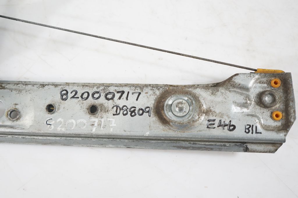 Rear door window regulator with motor (7)