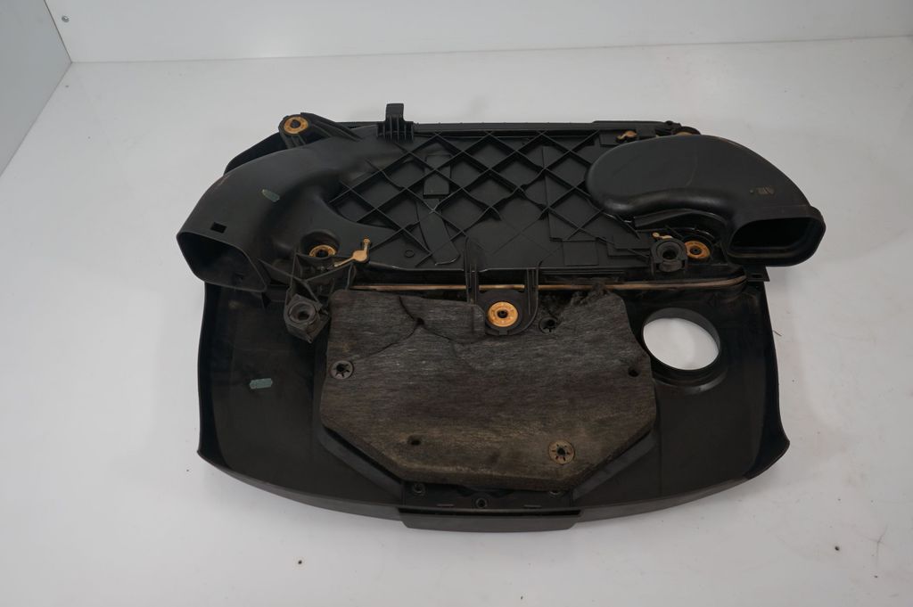 Engine cover (trim) (5)