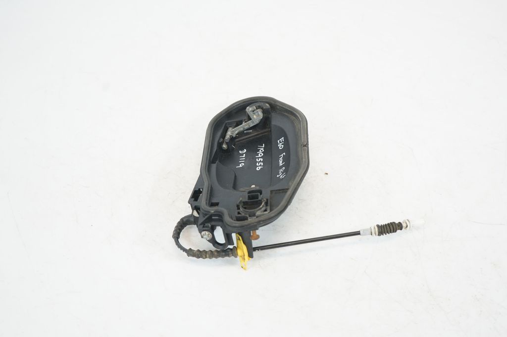 Front door exterior handle/bracket (2)