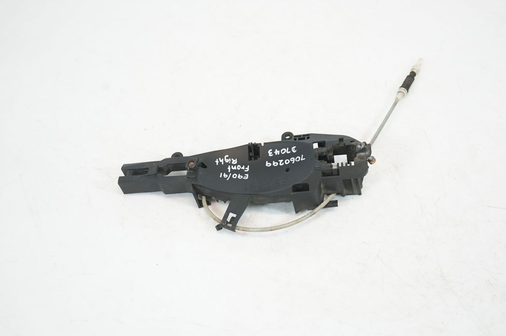 Rear door exterior handle/bracket (3)