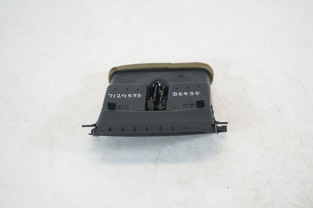 Rear air vent grill (5)