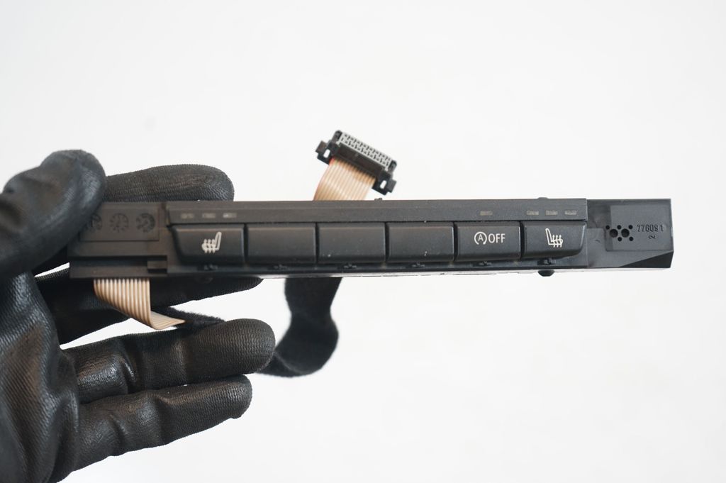 Seat heating switch (6)