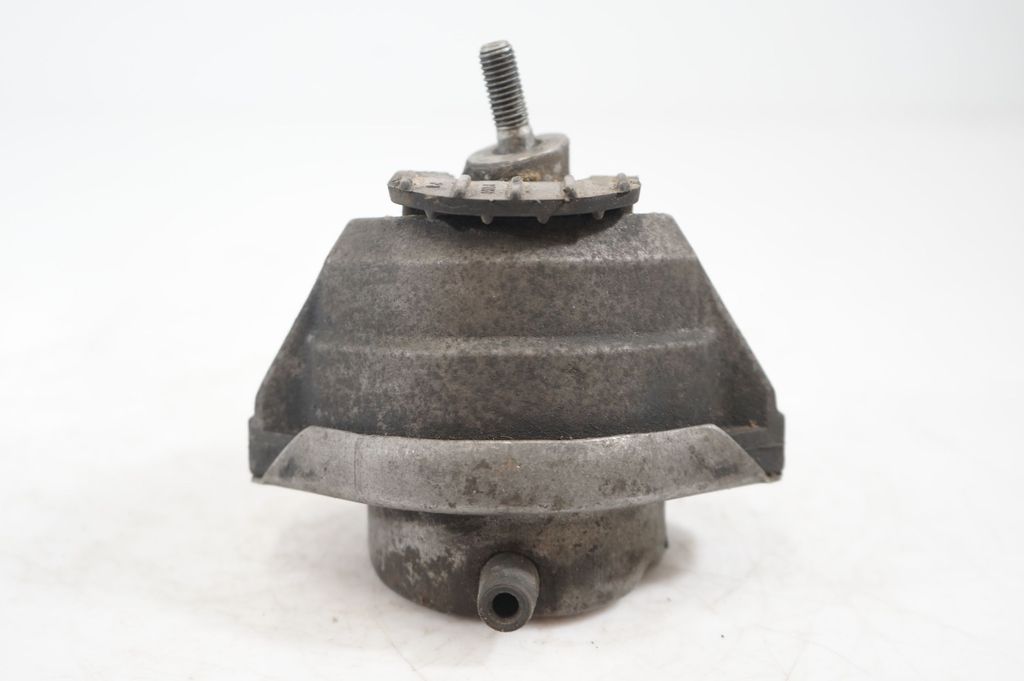 Engine mount bracket (5)