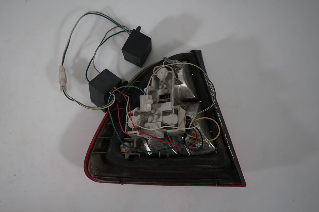 Rear/tail lights (9)