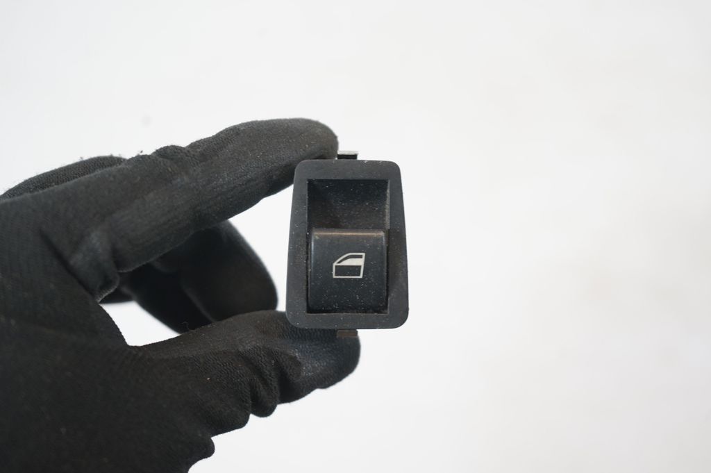 Electric window control switch (6)