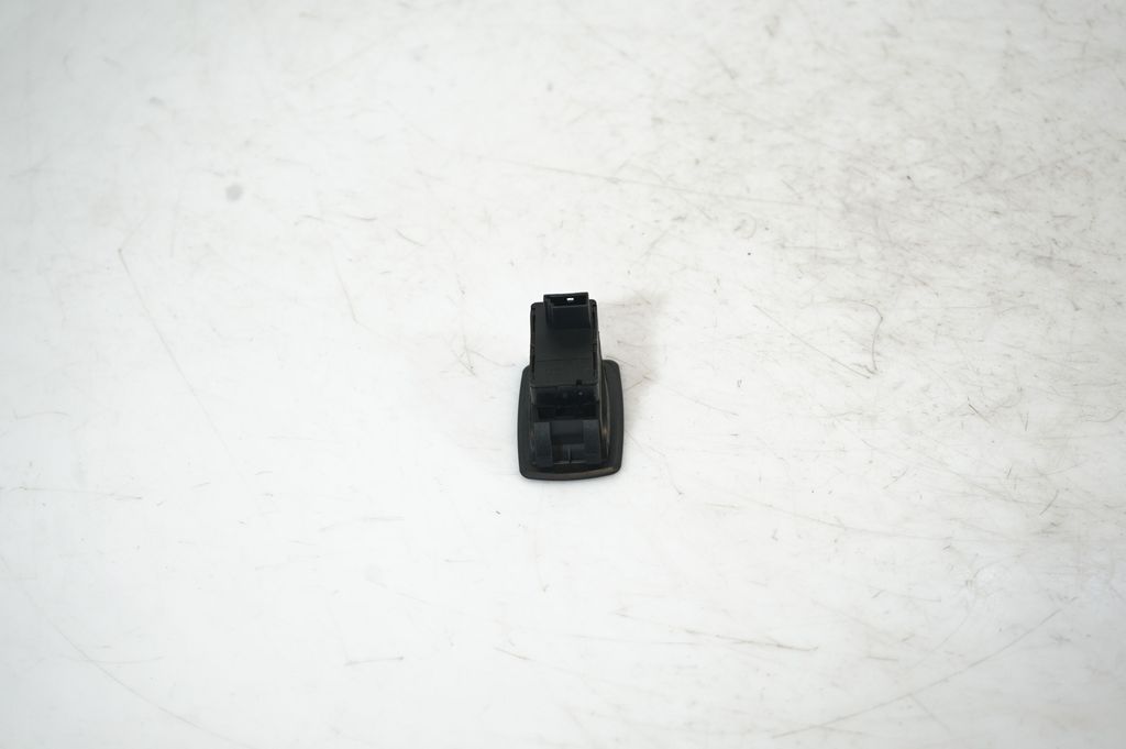 Hazard light switch (5)