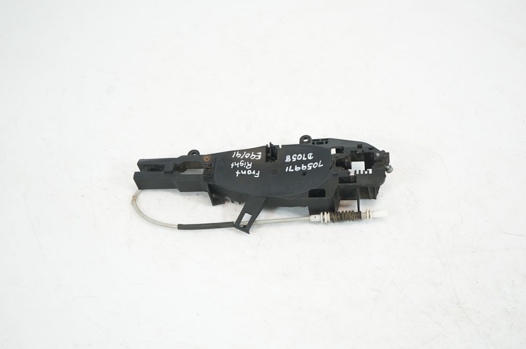 Front door exterior handle/bracket (3)