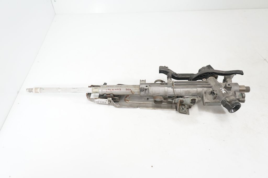 Steering wheel axle set