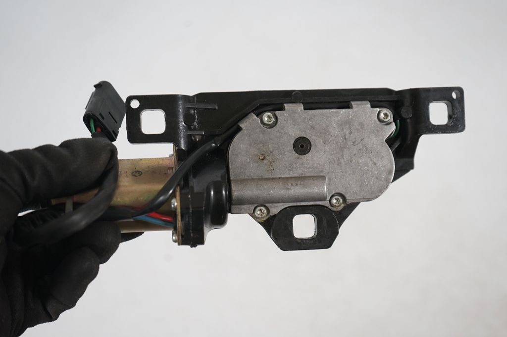 Tailgate/trunk/boot lift motor (6)