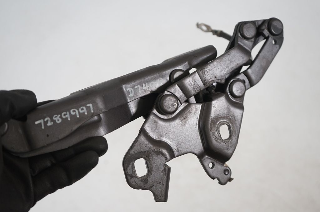 Engine bonnet/hood hinges (7)