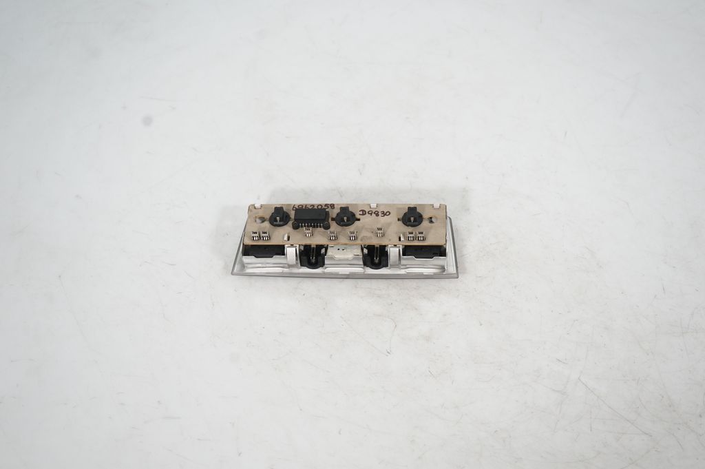 Front seat light (5)