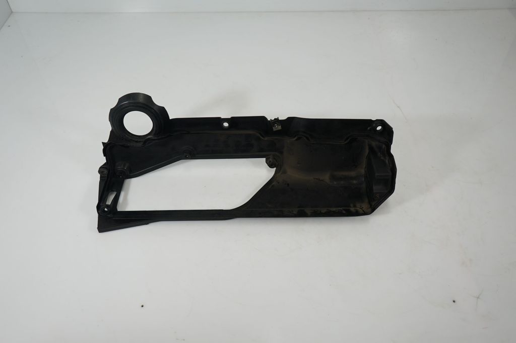 Engine cover (trim) (5)